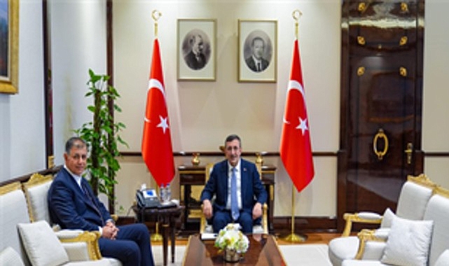 Başkan Tugay’dan İzmir için Ankara’da üst düzey temaslar
