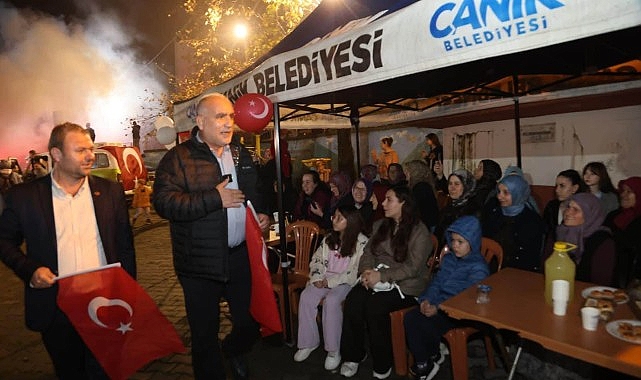 Canik’te Cumhuriyet Coşkusu Fener Alayıyla Taçlandı