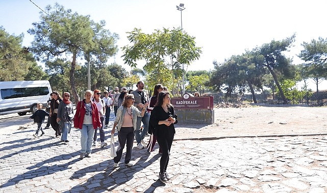 İzmirliler, Kültürel Miras Gezileriyle Konak’ı keşfediyor